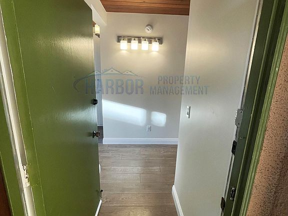 3rd image of 675 W Hamilton Ave #D
