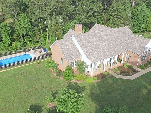 2nd image of 429 Larkins Mill Ln