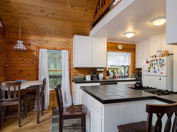 5th image of 4020 Sierra Springs Dr