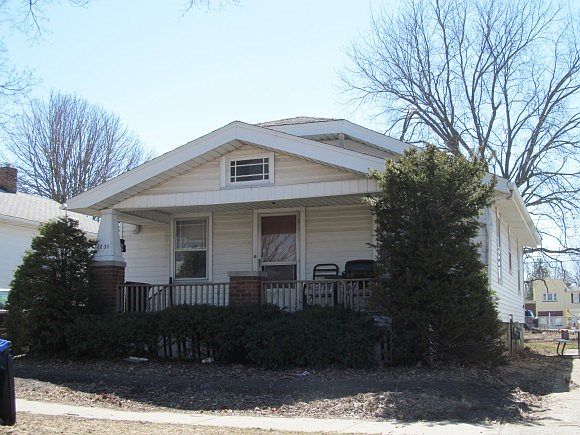 2nd image of 2231 E Main St