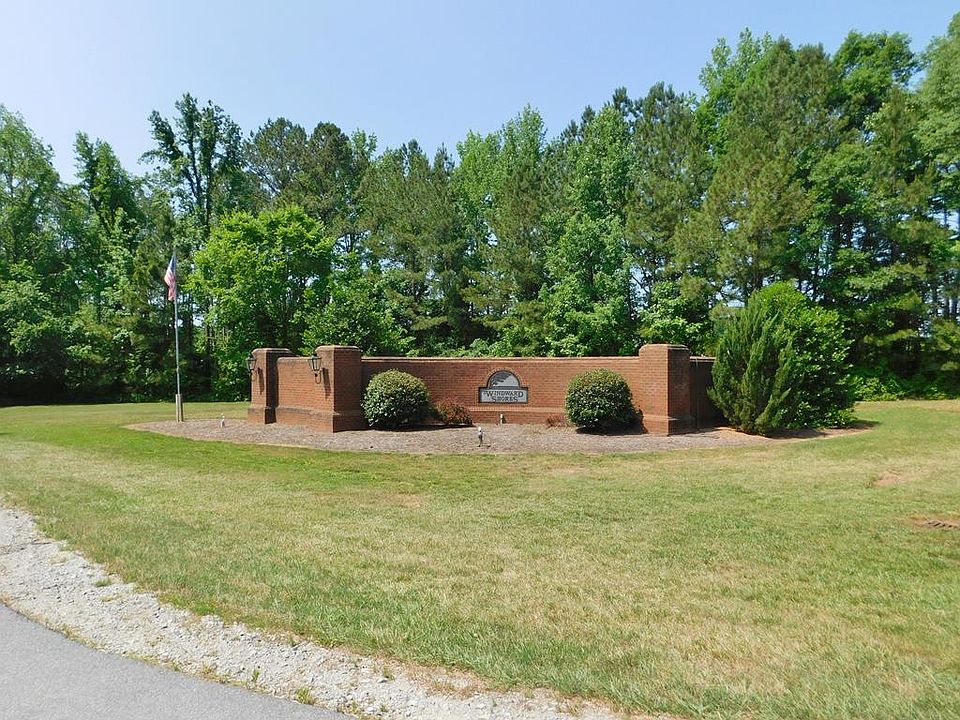 1st image of 13 Waterside Dr