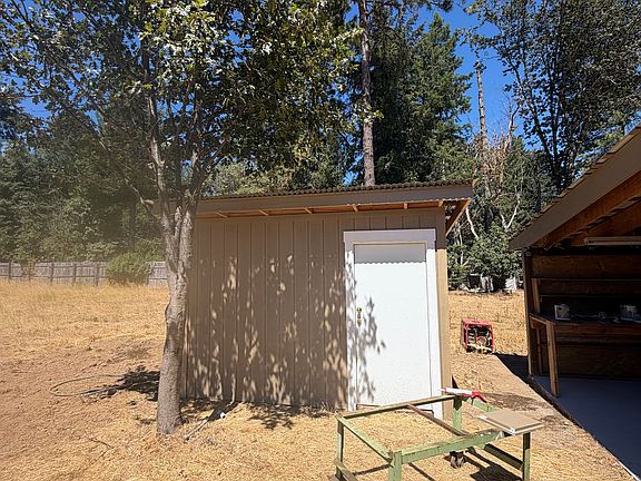 3rd image of 1150 North Rd