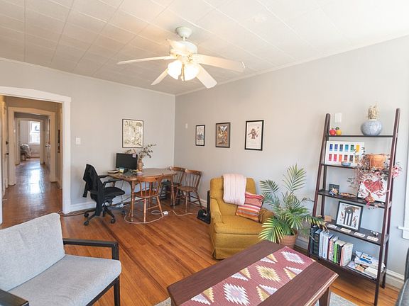 3rd image of 1019 N Paulina St #3