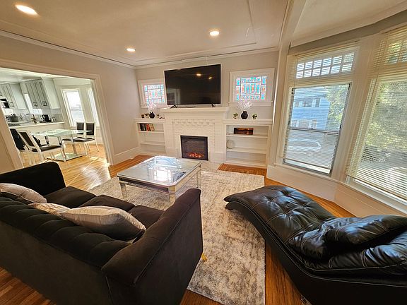 2nd image of 501 E 20th St #U2