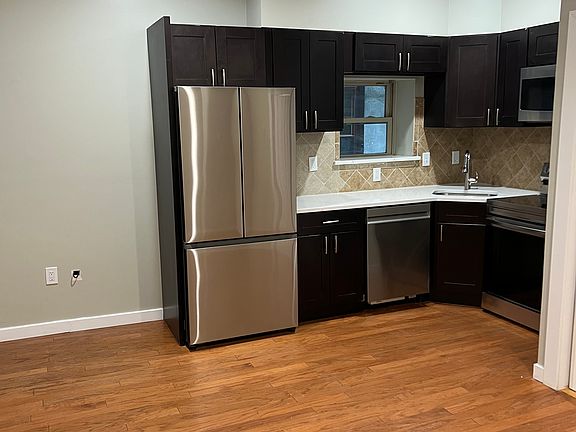 5th image of 725 Sansom St Ste 202