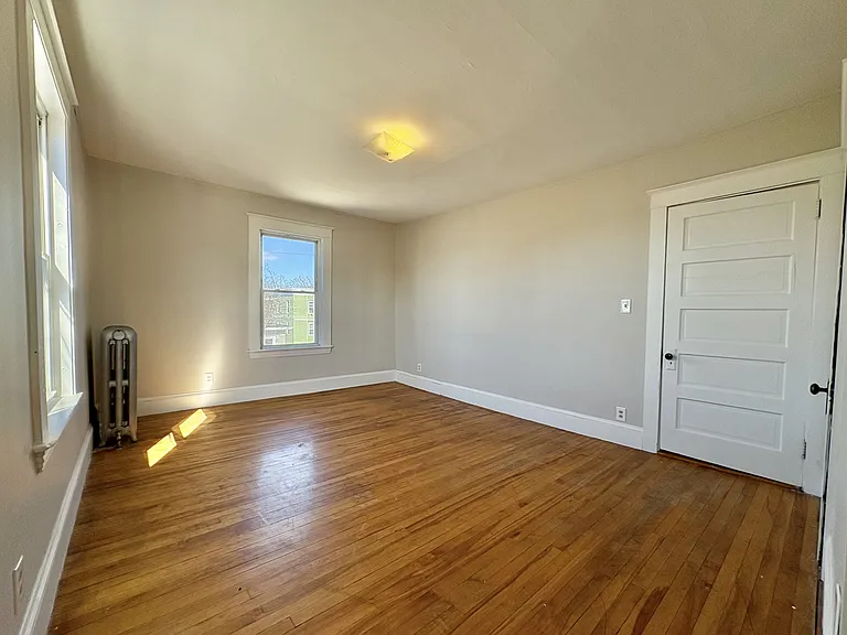 73 College St #3 — Photo 8