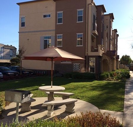 4th image of 13651 Foster Ave Unit 1