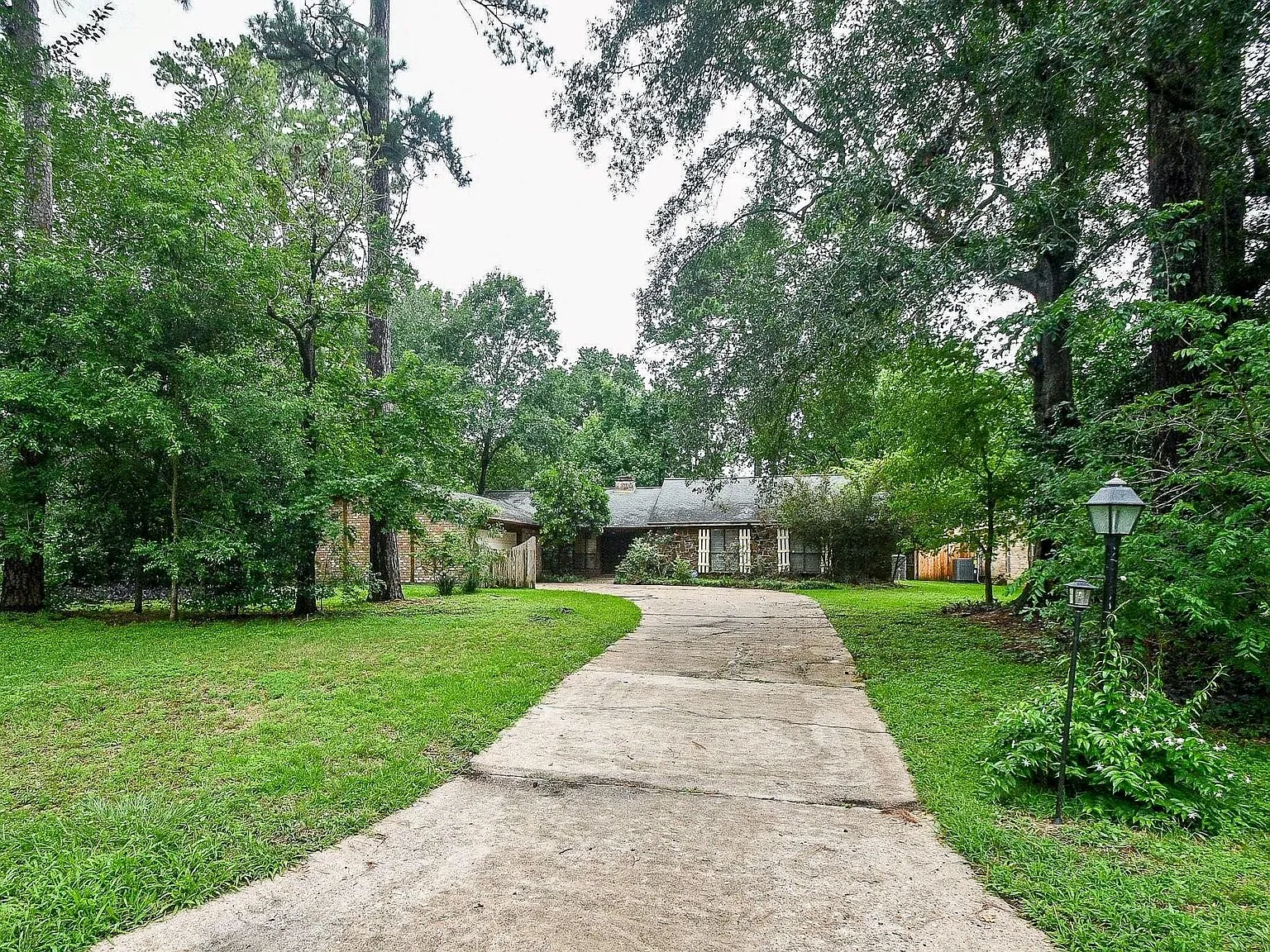 3 bed, 2.0 bath, 2182 sqft, $2,700 — Photo 4