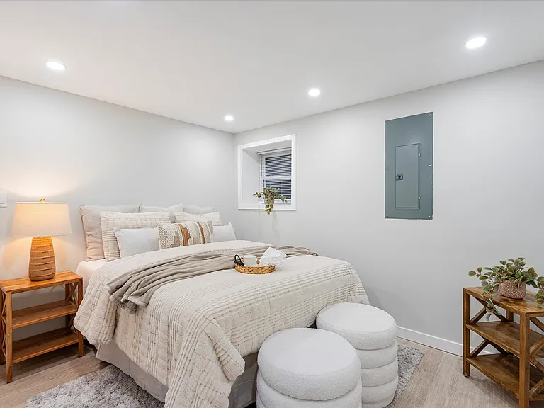 1500 E Lanvale St — Photo 10