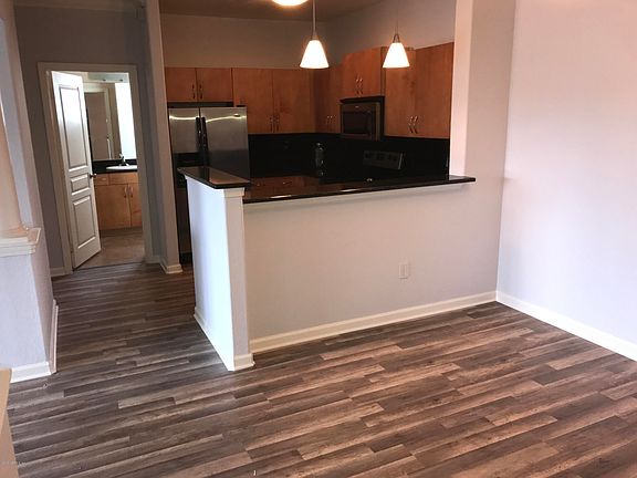 2nd image of 8290 Gate Pkwy W Unit 514