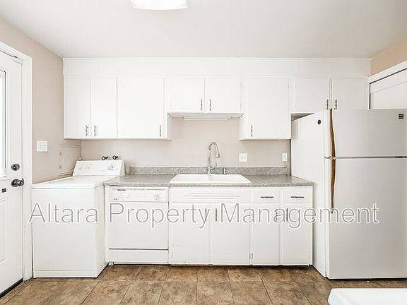2nd image of 2123 Robin Dr