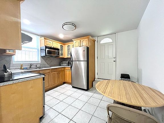 4th image of 22-45 93rd St #1