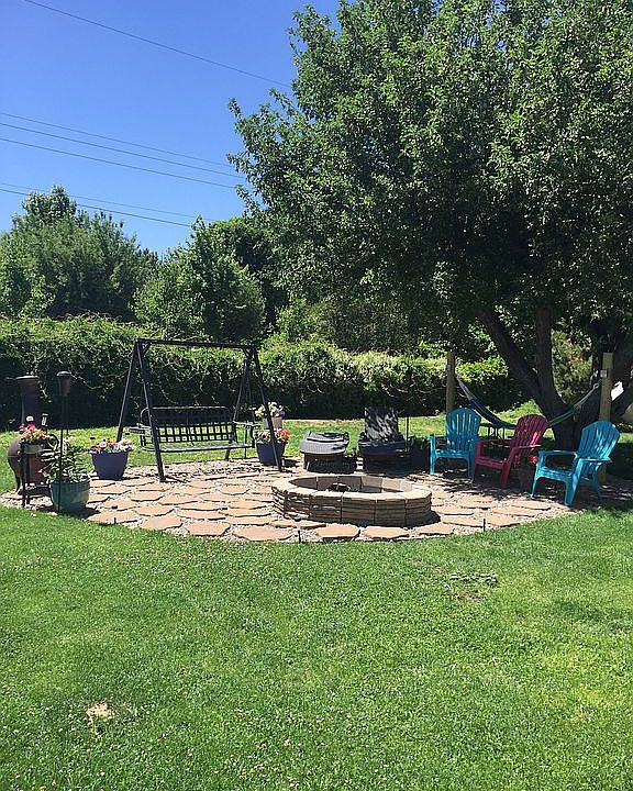 Fire pit backyard
