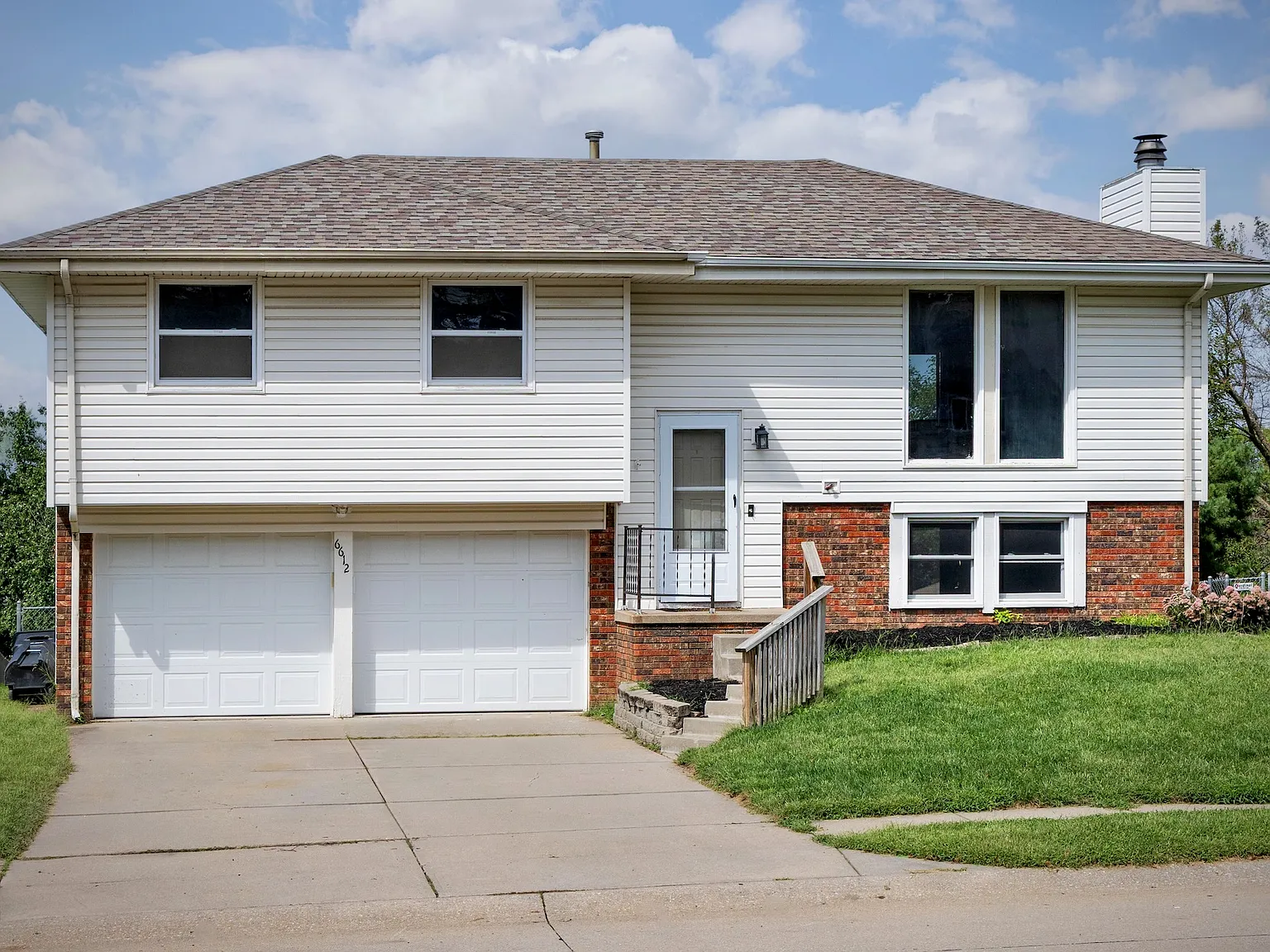 3 bed, 2.5 bath, 1826 sqft, $2,300 — Photo 1