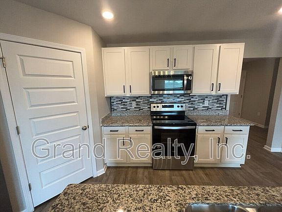 5th image of 5583 Guinevere Ln