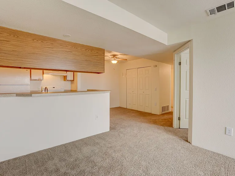 Americana Lakewood Apartments — Photo 101