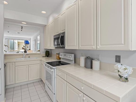 3rd image of 2581 Park Blvd APT Y209