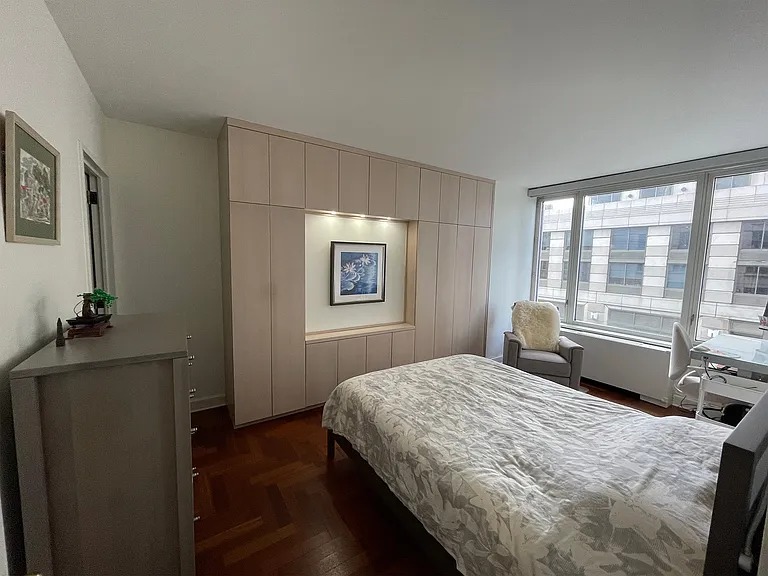 220 Riverside Blvd #3G — Photo 8