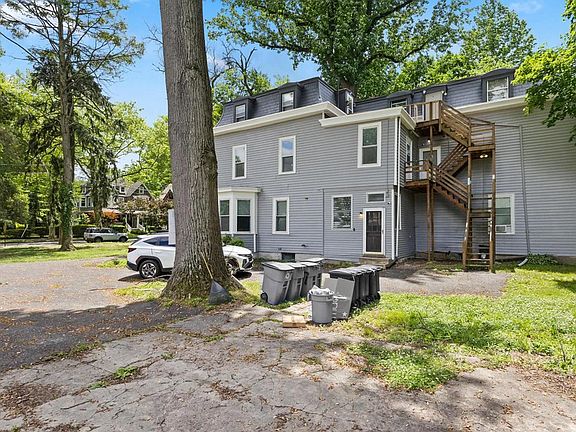 2nd image of 116 E Walnut Ave