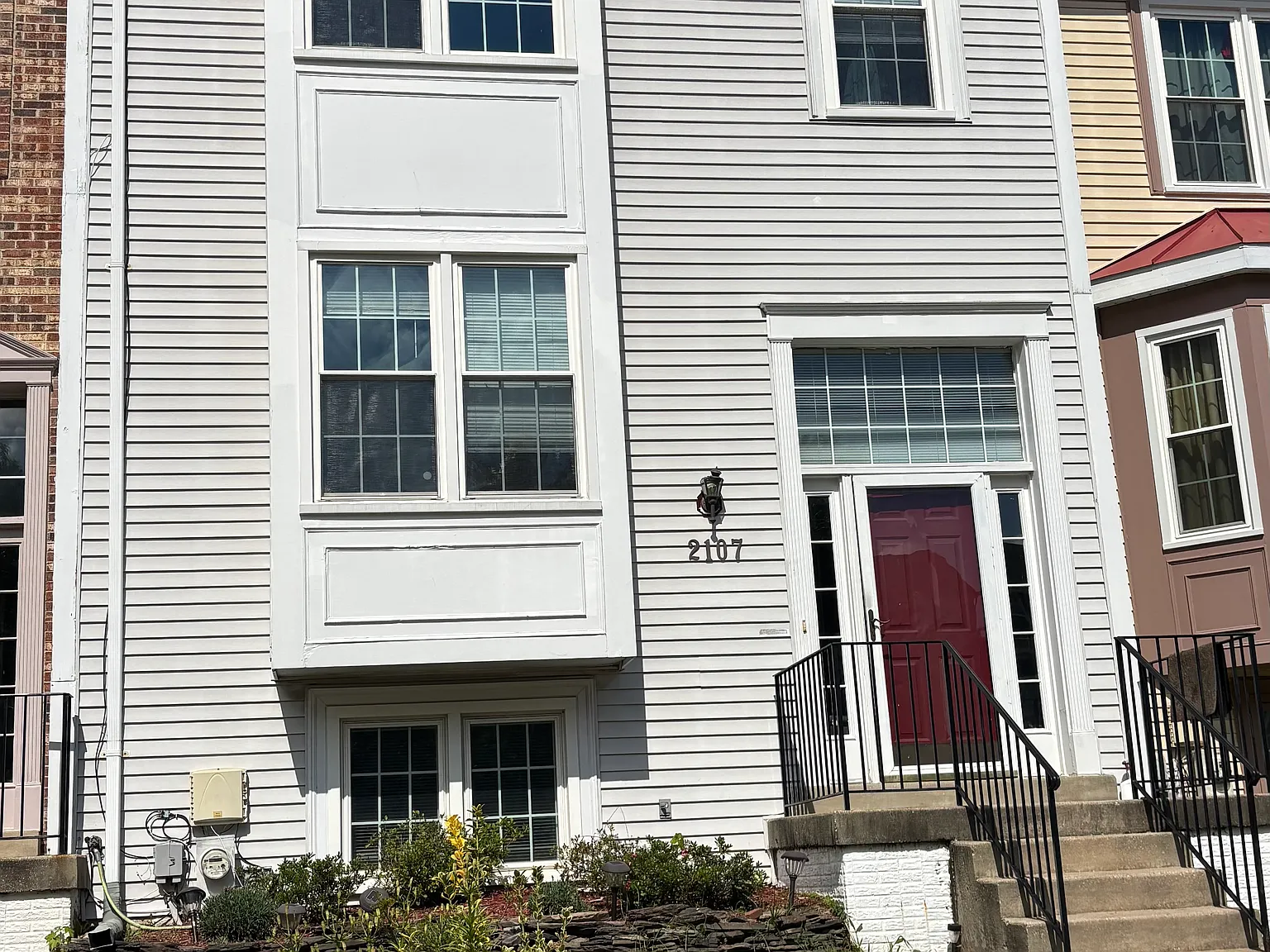 4 bed, 3.5 bath, 2510 sqft, $2,900 — Photo 1