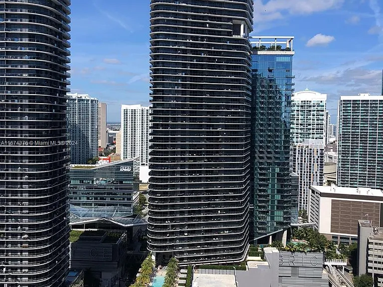 1000 Brickell Plz #3415 — Photo 4