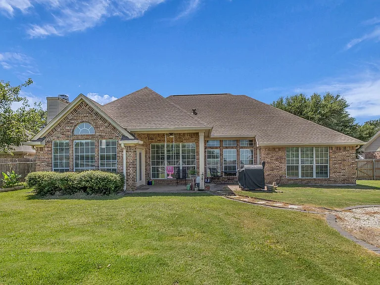 5613 Landsdown Dr — Photo 5