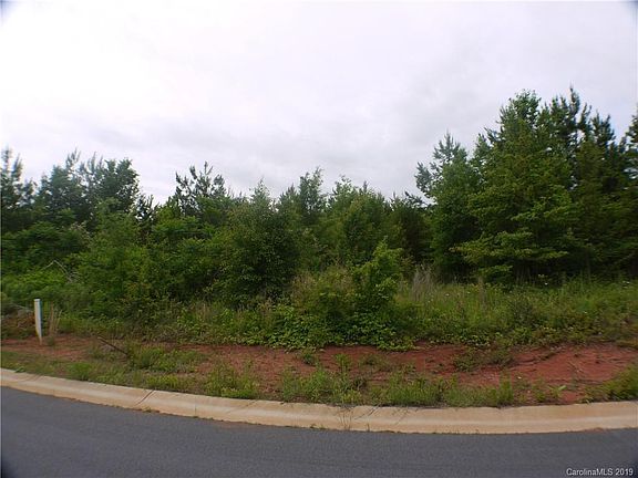 4th image of 2215 Evergreen Dr #47