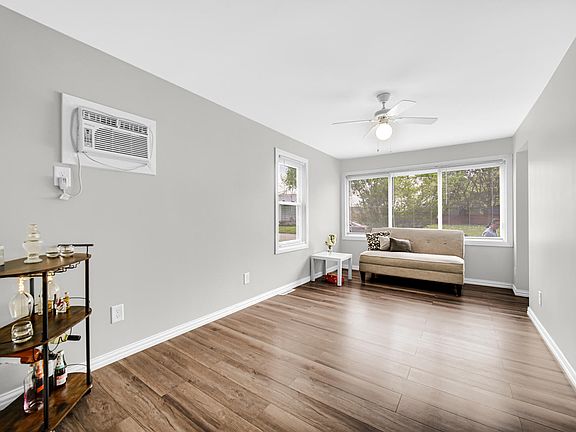 5th image of 7012 W 128th Ln