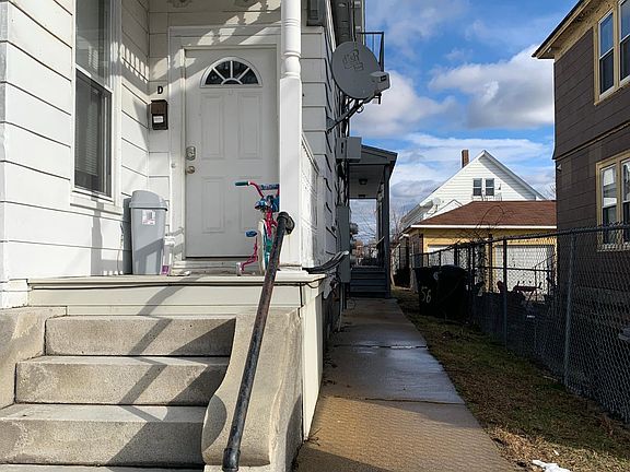 2nd image of 56 Vine St APT F