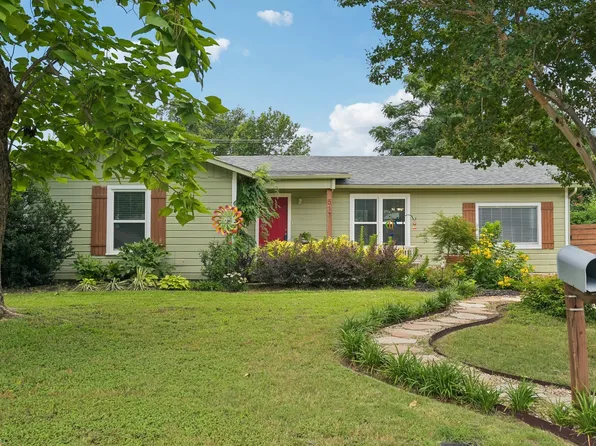 517 Norwood Dr, Hurst, TX 76053