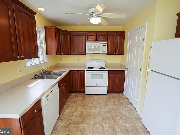 1331 Aspen Dr — Photo 31