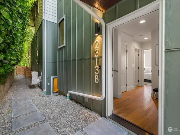 2313 B E Harrison Street, Seattle, WA 98112