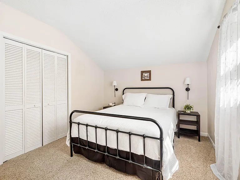 7 Twin Lakes Dr — Photo 31