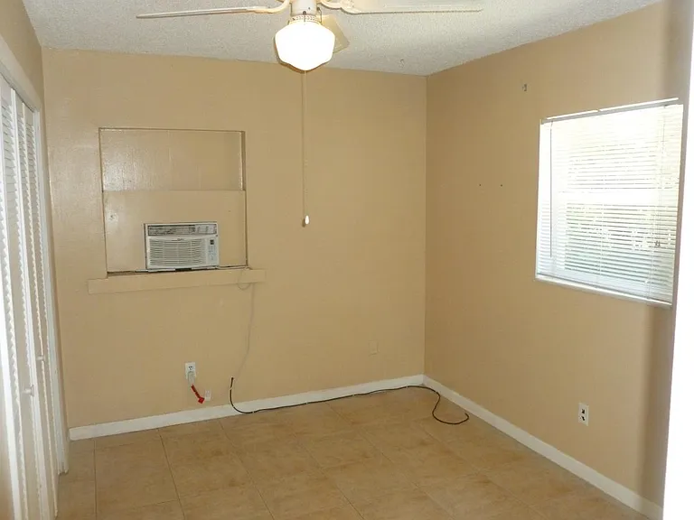 2 same size Bedrooms