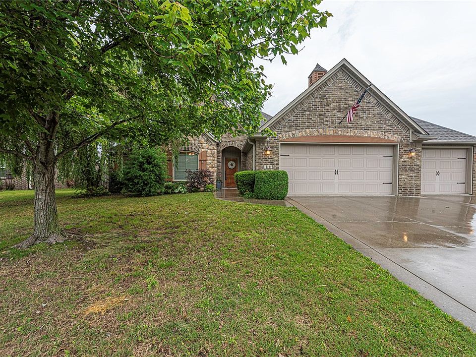 1st image of 411 N Powderhorn Dr