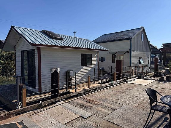 3rd image of 4515 River Rd W #1FH