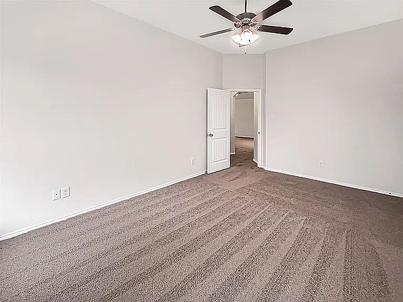 4th image of 2609 Blue Bayou Dr