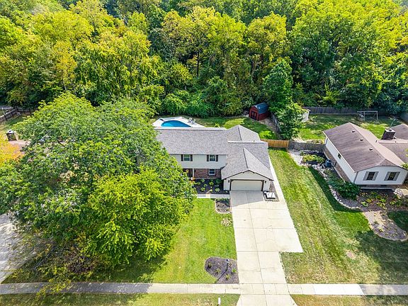 2nd image of 9083 Woodstream Ln