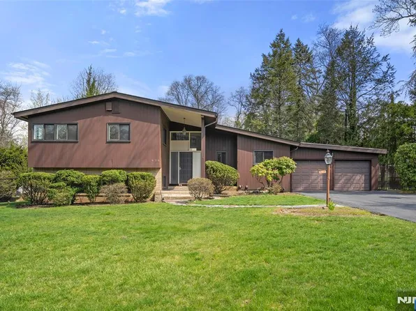 970 Soldier Hill Rd, Emerson, NJ 07630