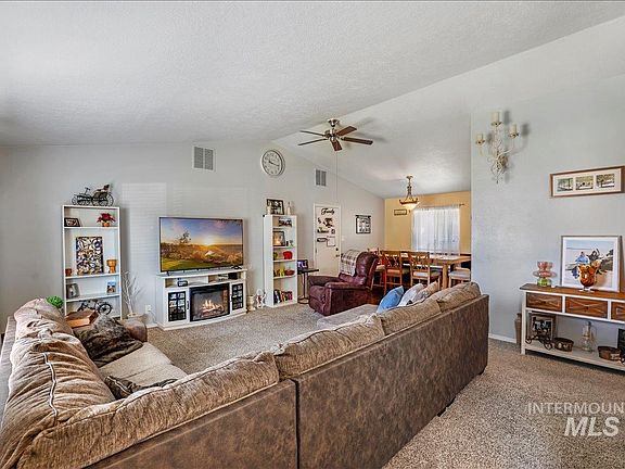 4th image of 206 Diamond Dr