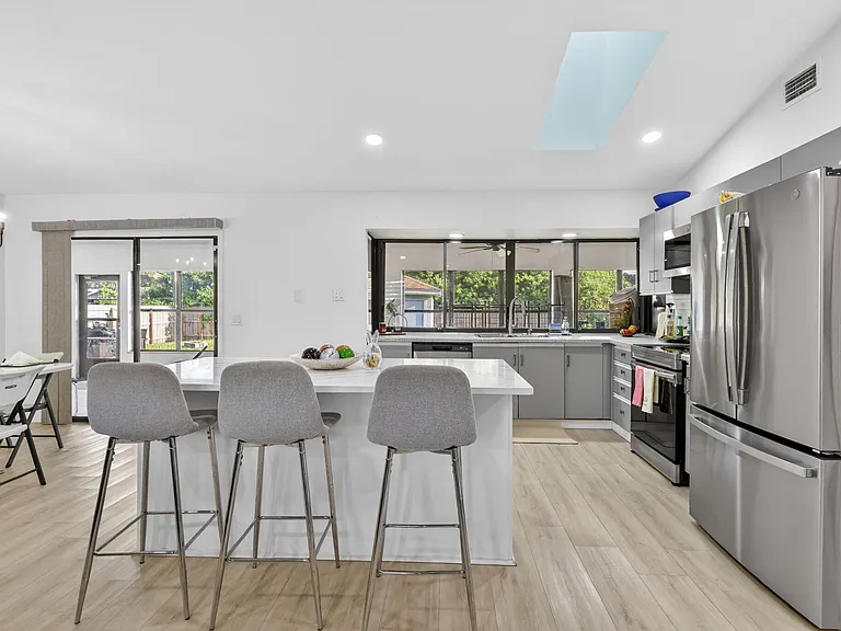 481 SW Aster Rd — Photo 11