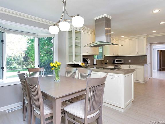 4th image of 6 Dogwood Ln