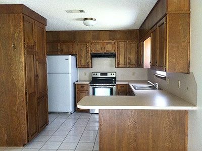 2nd image of 1709 Stardust St