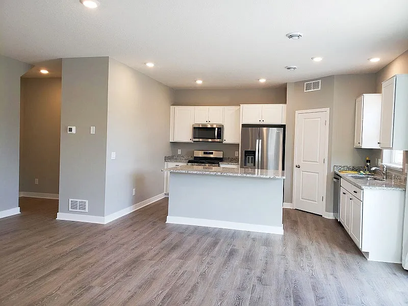 126XX Erskin Cir — Photo 3