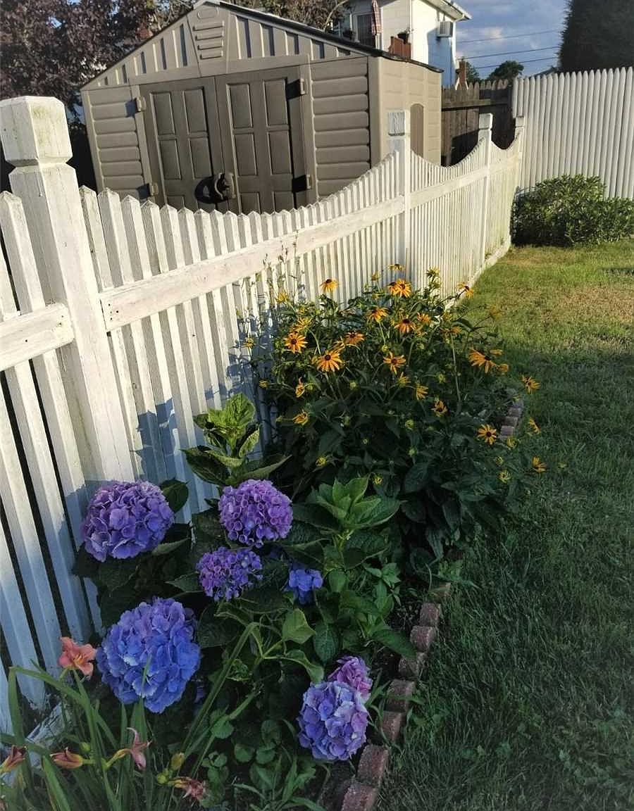 14 Dante Pl, Amity Harbor, NY 11701 Zillow