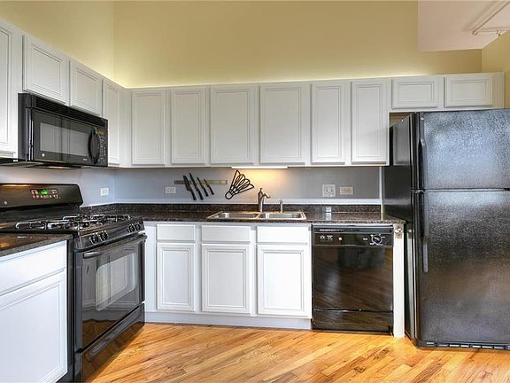 5th image of 2107 Grand Blvd APT 401