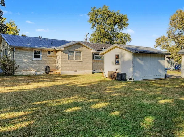205 W Hutchinson Dr, Smyrna, TN 37167