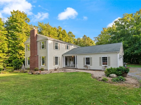 1268 Lake Rd, Ontario, NY 14519