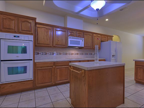 3rd image of 11336 Patricia Ave