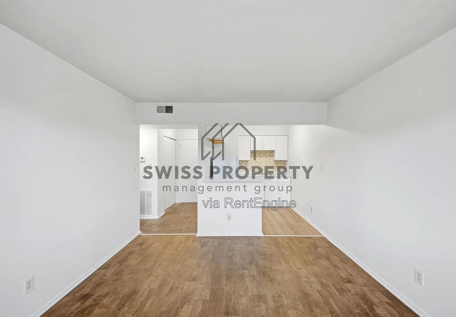 544 Riverview Dr — Photo 4
